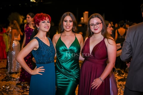 Festejan graduación