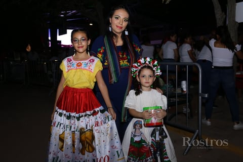 -Chabela, Cynthia y Luciana.
