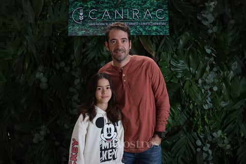 -Emma y Adrián.