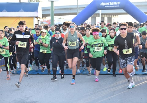 En la distancia de 10 kilómetros, Jared Serrano Rivera y José Contreras ingresaron juntos a la línea de llegada, aunque el triunfo se lo llevó el primero