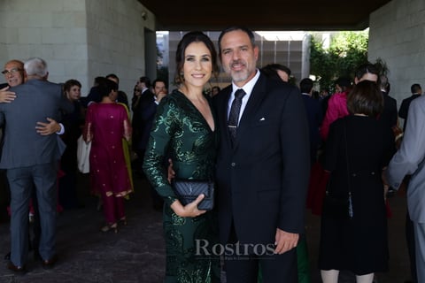 -Gaby y Luis.