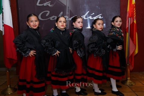 -Aurora, Nina, Inés, Luciana y Mariángela.