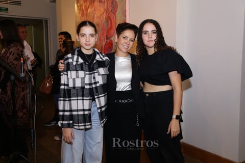 -Isa, Roberta y Marirobi.