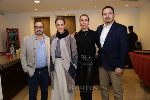 -Antonio, Claudia, Ana y Manuel.