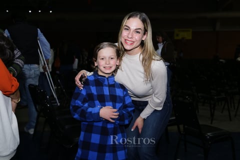 -Lucas y Regina.