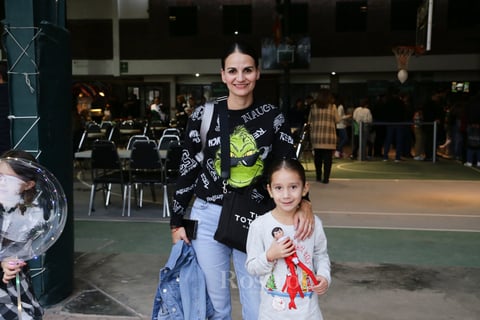 -Carmen y María Salazar.