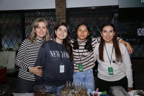 -Karla Zuñiga, Majo Rosales, Andrea Salazar y Julia Ibarra