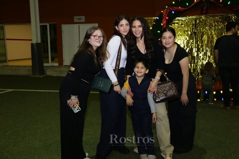 -Marian, Vivian, Bárbara, Ernesto y Renata.