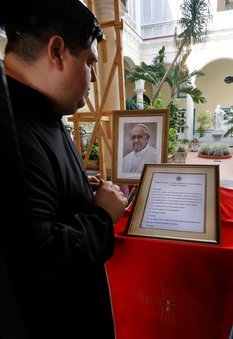 Miles lloran la muerte del Papa Francisco
