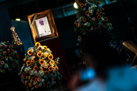 Miles lloran la muerte del Papa Francisco