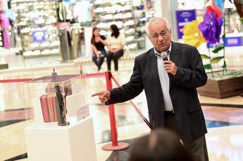 Inauguran muestra de ediciones antiguas del Quijote en Torreón