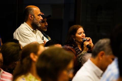 Julie Ibarra Rossow y Elizabeth Pérez Alemán presentan libro Las reinas del charco'