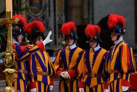 Guardia Suiza Pontificia, entre encargados de la seguridad del cónclave