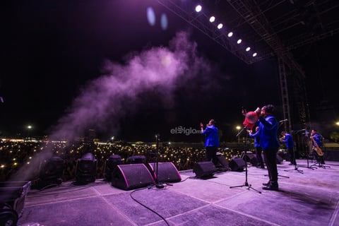 Maestros laguneros bailan al ritmo de Tropicalísimo Apache, La Firma y Los Invasores de Nuevo León