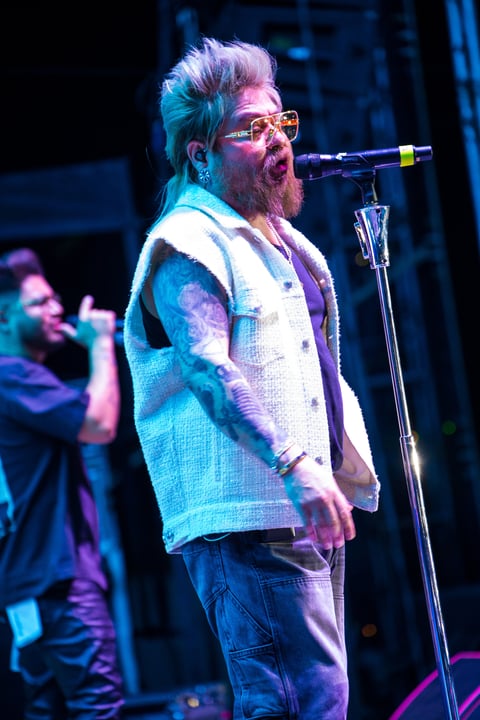 Maestros laguneros bailan al ritmo de Tropicalísimo Apache, La Firma y Los Invasores de Nuevo León
