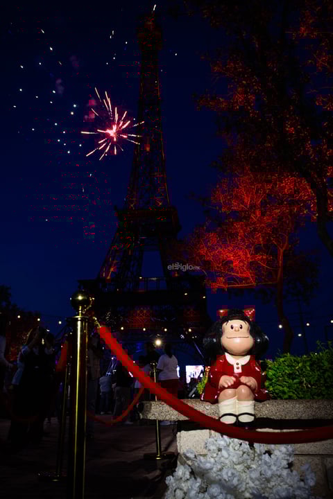 Develan estatua de Mafalda en Gómez Palacio