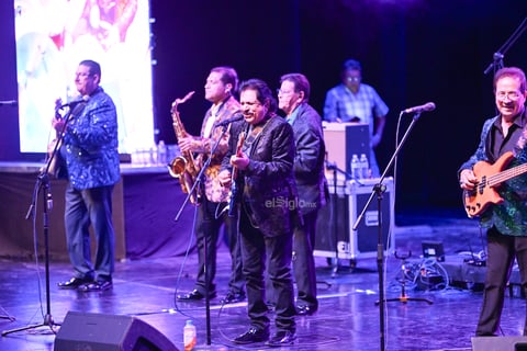 Los Apson hacen vivir a los laguneros una noche de rock and roll