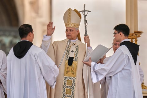León XIV inaugura su papado con un llamamiento a la paz en el mundo y a la unidad