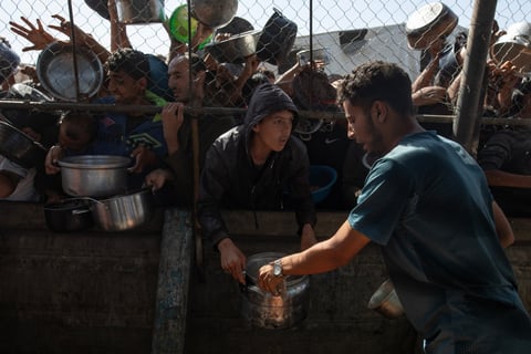 Médicos Sin Fronteras denuncia reparto de ayuda en Gaza como plan de limpieza étnica