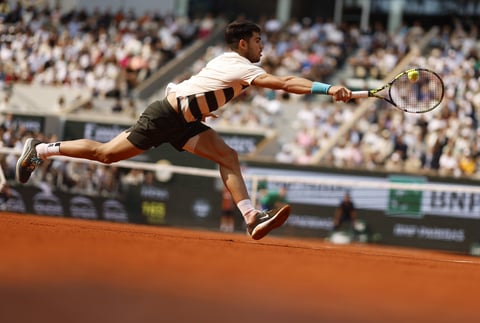 Carlos Alcaraz gana a Jannik Sinner en la final más larga de la historia de Roland Garros