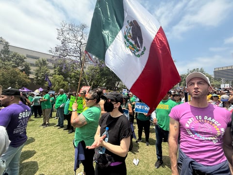 Crecen redadas y protestas en Los Angeles