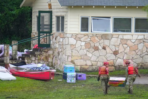 Fuertes lluvias dejan decenas de desaparecidos y muertos en Texas