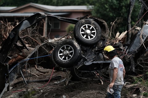 Inundaciones en Texas dejan más de 100 muertos y más de 160 desaparecidos