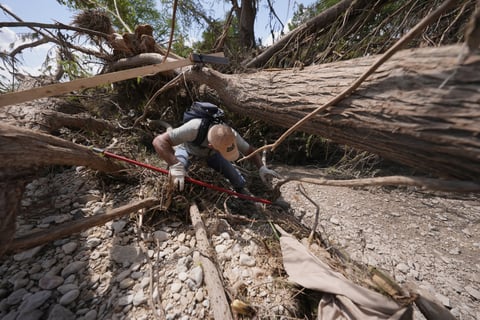 Inundaciones en Texas dejan más de 100 muertos y más de 160 desaparecidos