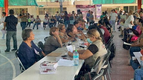 Abarrotan primer día de registro de la Pensión Mujeres Bienestar