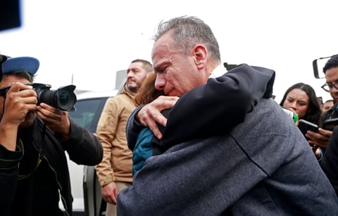 Israel Vallarta sale del penal del Altiplano tras casi 20 años preso sin sentencia