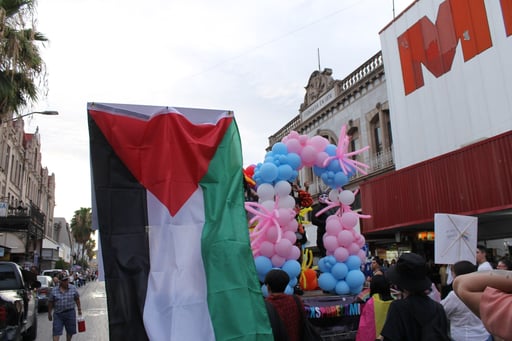Apoyo a Palestina presente en la Marcha del Orgullo. (GENARO CERVANTES)