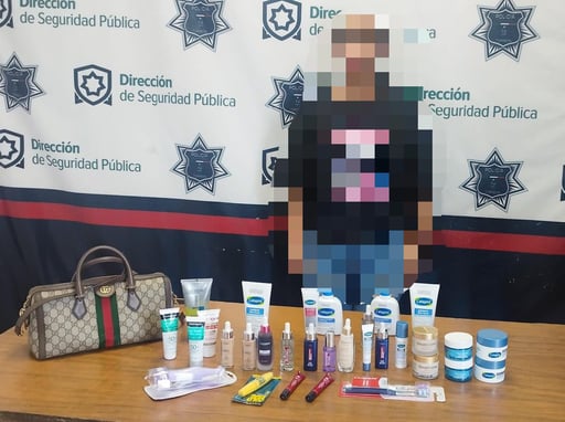 Imagen Joven mujer intenta robar de supermercado10 mil 713 pesos en cosméticos en Senderos Torreón