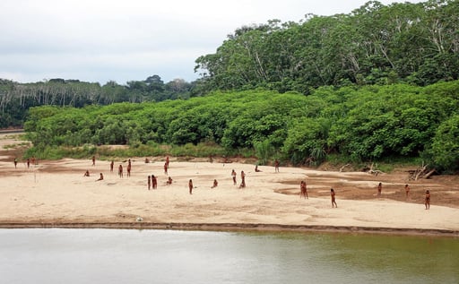 Tribu aislada del Amazonas en Perú (CAPTURA)
