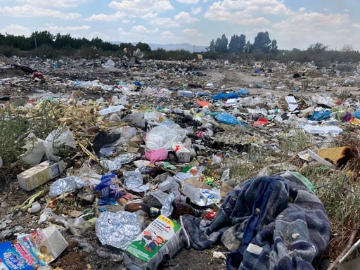 Imagen Solo una vez a la semana pasa camión recolector de basura: pobladores de ejido Rosita en San Pedro