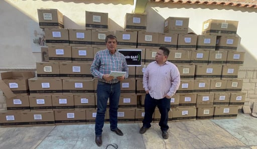 Imagen GARO Laguna entrega libros en donación a la subsecretaría de educación