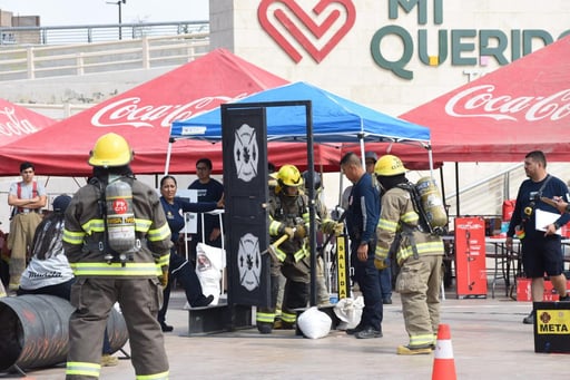 Los participantes demostraron las habilidades con las que cuentan en protección civil y rescate. (CORTESÍA)