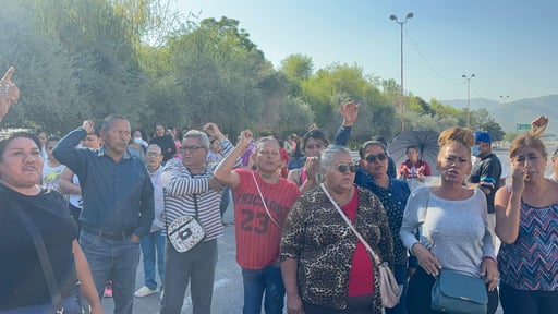 Imagen Vecinos de colonias aledañas a Cribissa protestan contra la empresa bloqueando Periférico de Lerdo