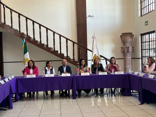 Imagen Presentan iniciativa de fiscalía para las mujeres y la niñez en el congreso