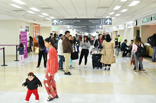 Imagen Locales del aeropuerto de Torreón operan sin licencia por falta de pago del Predial