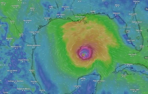 Imagen El huracán Rafael decrece a categoría 2 causa lluvias fuertes en el sureste de México