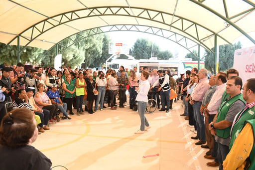 Imagen Entrega de cancha y techumbre en ejido Santa Fe de Torreón