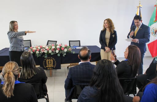 Minerva Estrada Aguirre tomó protesta como nueva directora del IMMO de la UAdeC. (CORTESÍA)