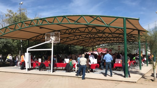 En la colonia, se rehabilitará cancha de usos múltiples, de plaza donde se instaló techumbre. (EL SIGLO DE TORREÓN)