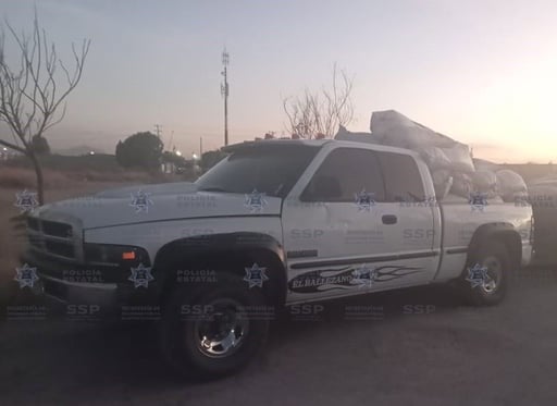 Camioneta de la marca Dodge, línea RAM, modelo 1999, color blanco. (EL SIGLO DE TORREÓN)