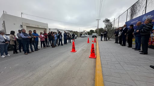 Imagen Entregan recarpeteo en la colonia Jardines del Valle