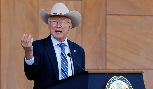 Imagen Ken Salazar dice que pueblos de EE.UU. y México merecen vivir sin miedo