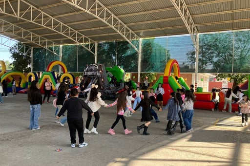 Imagen Se despiden de las clases miles de estudiantes de La Laguna