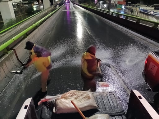 Imagen Se congelan puentes en Saltillo tras caída de nieve