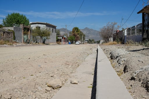 Imagen Realizan pavimentación complementaria al Par Vial de Villa Juárez en Lerdo