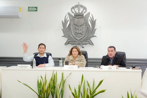 Imagen Secretario y regidor de Morena debaten en Cabildo de Gómez Palacio